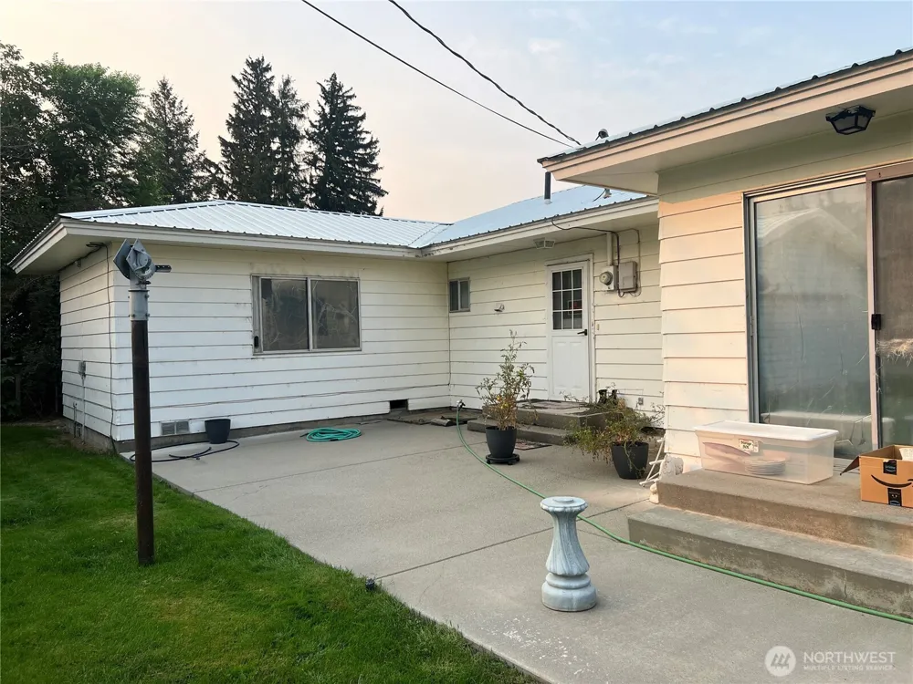 1518 Columbia Avenue Bridgeport, WA 98813