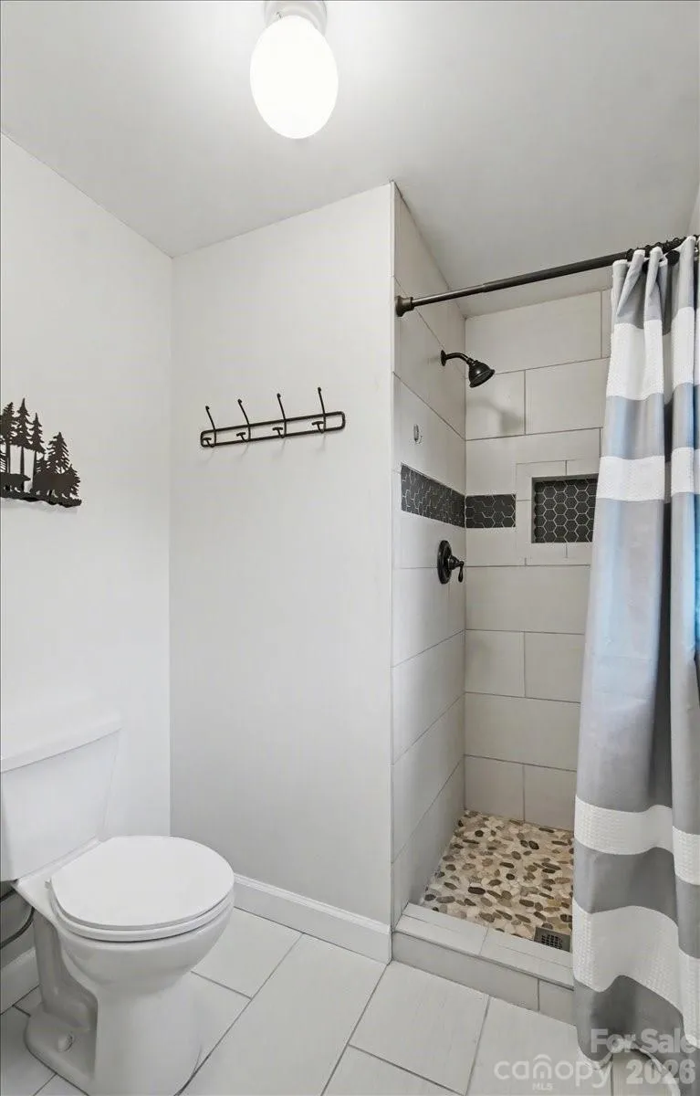 30 Whipporwill Drive Weaverville, NC 28787