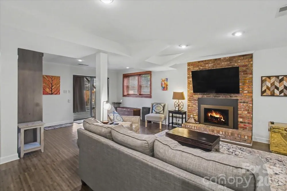 30 Whipporwill Drive Weaverville, NC 28787