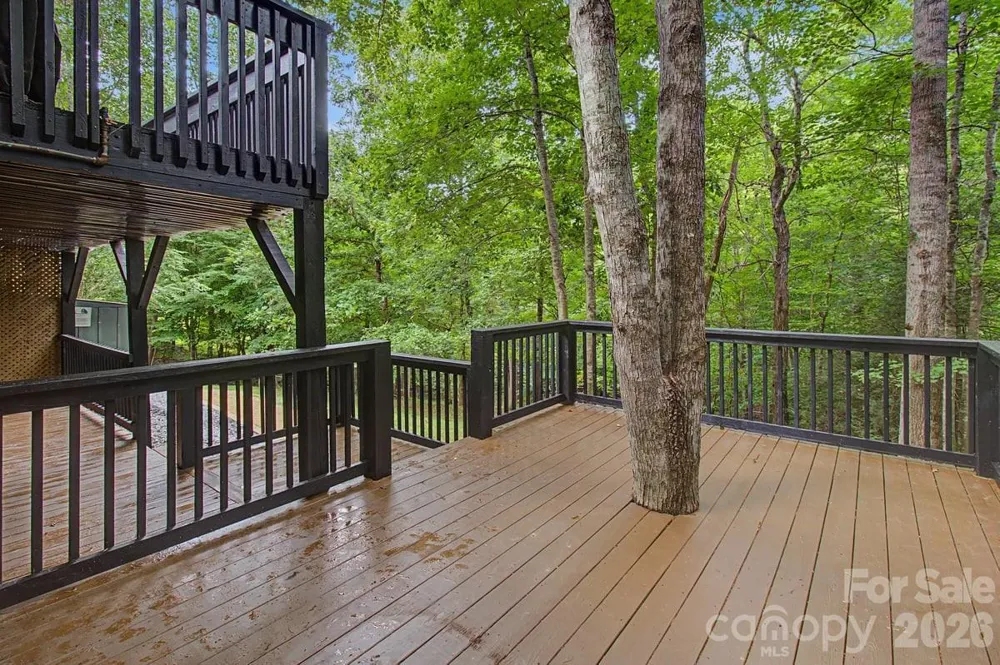 30 Whipporwill Drive Weaverville, NC 28787