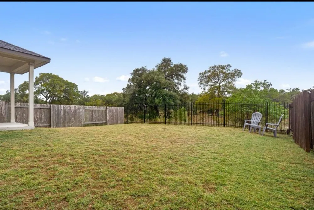 141 Hunts Link Road Dripping Springs, TX 78620