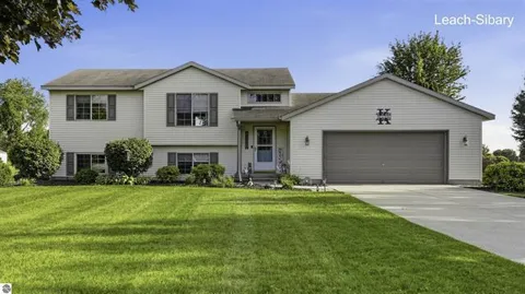 4966 Dio Drive NE