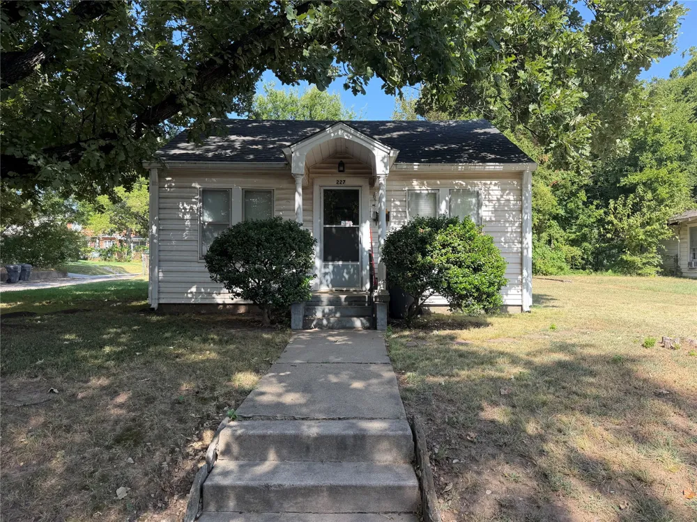 227 SW B STREET Ardmore, OK 73401