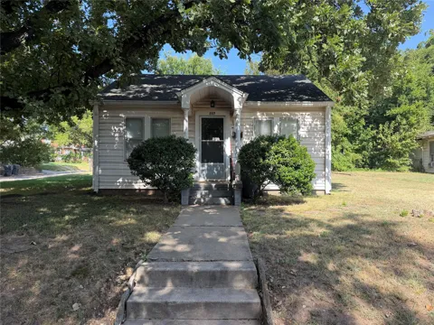 227 SW B STREET
