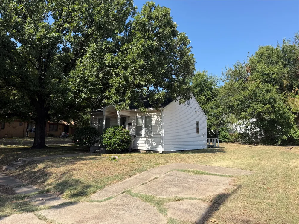 227 SW B STREET Ardmore, OK 73401