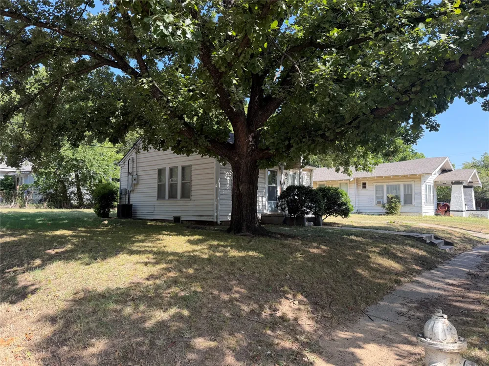 227 SW B STREET Ardmore, OK 73401