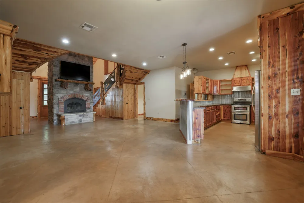 1488 429 ROAD Pryor, OK 74361