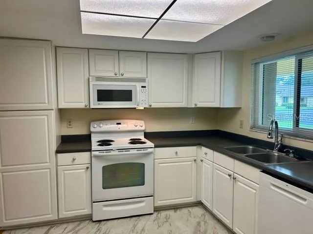 2506 OAKLEAF LANE #25B Clearwater, FL 33763