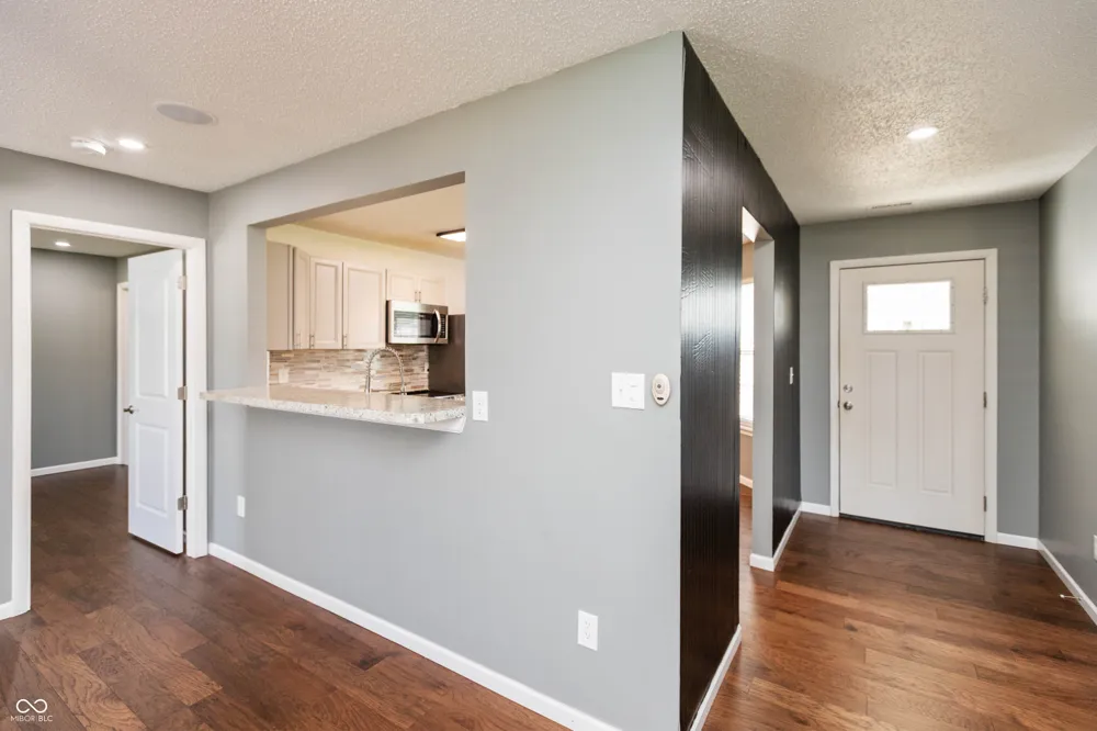 6714 Larkwood Court Indianapolis, IN 46241