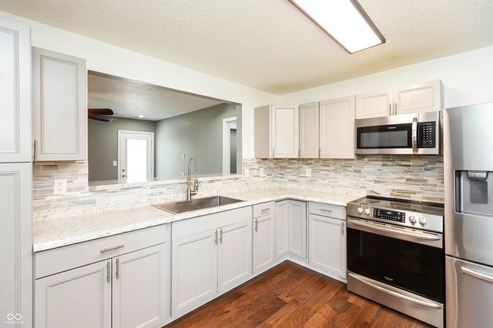 6714 Larkwood Court Indianapolis, IN 46241