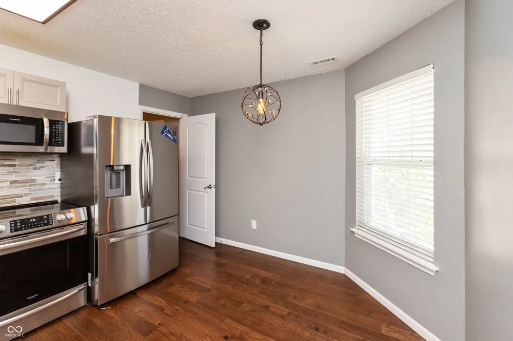 6714 Larkwood Court Indianapolis, IN 46241