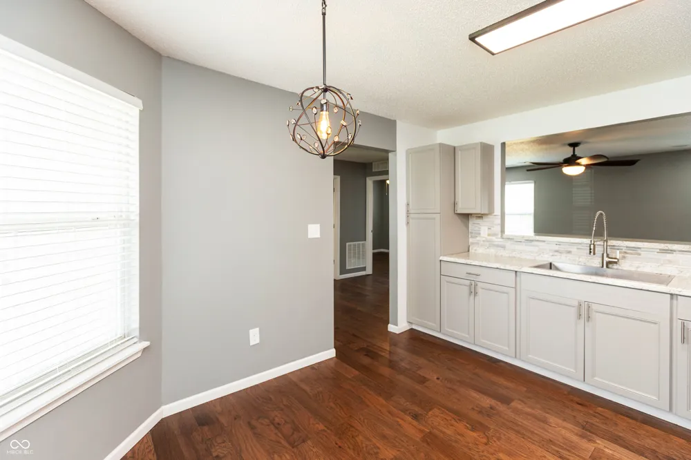 6714 Larkwood Court Indianapolis, IN 46241