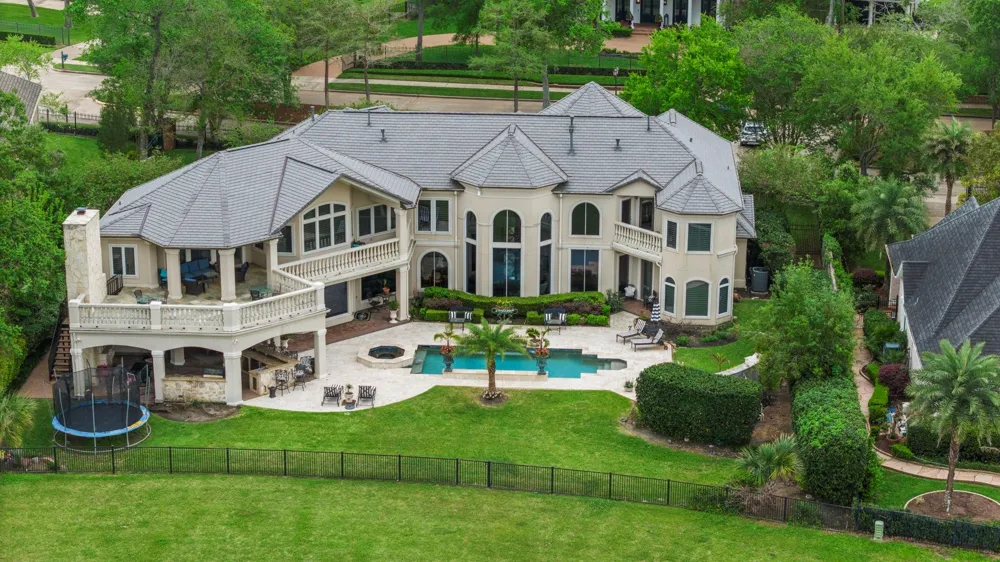 9 Waters Lake Boulevard Missouri City, TX 77459