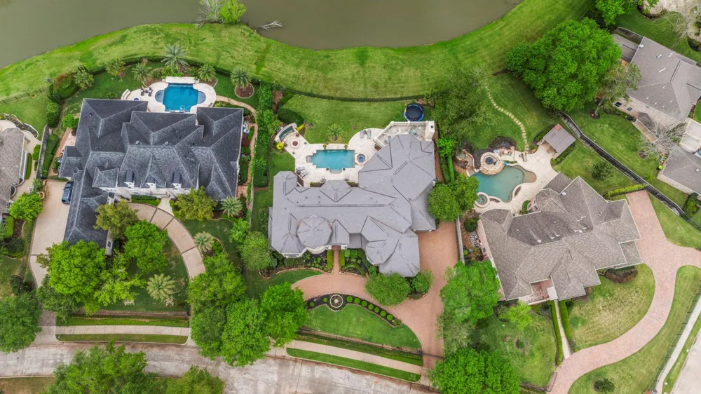 9 Waters Lake Boulevard Missouri City, TX 77459