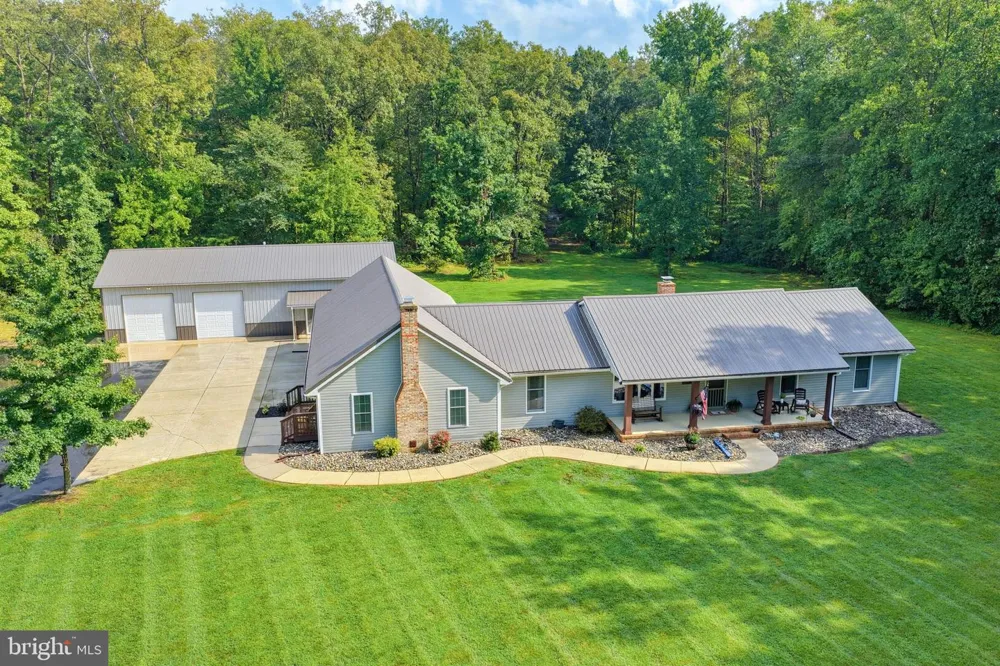 185 CLARK FARM ROAD Smyrna, DE 19977