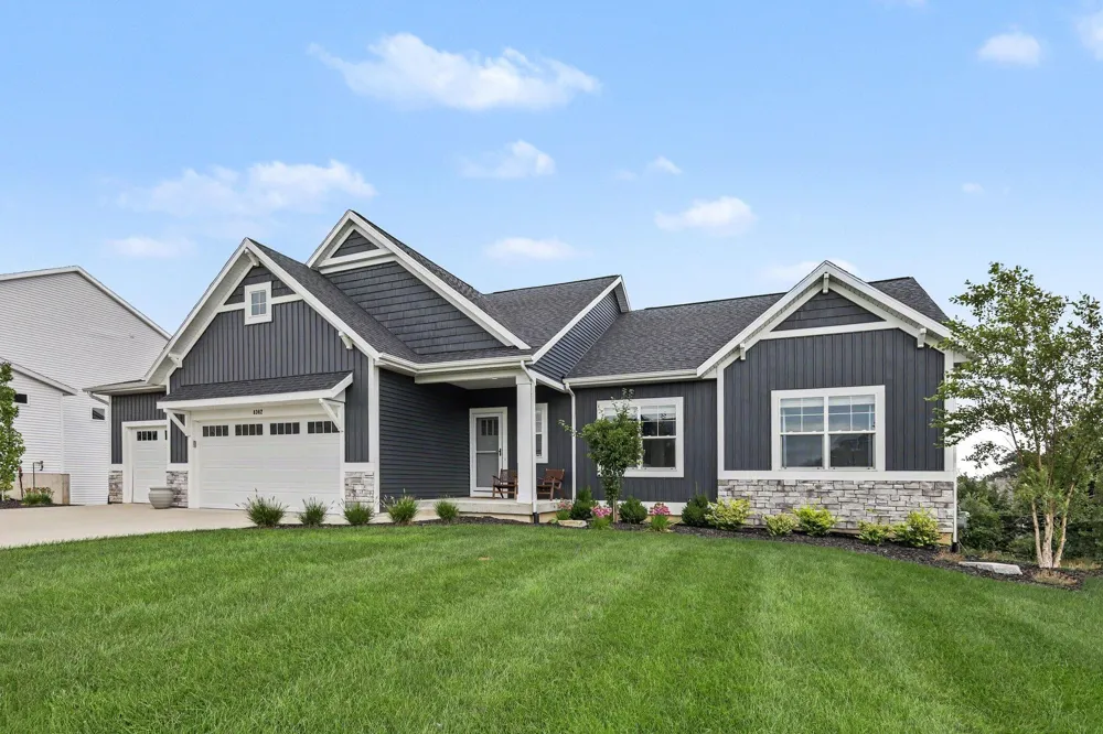 8302 Bauerridge Avenue Jenison, MI 49428