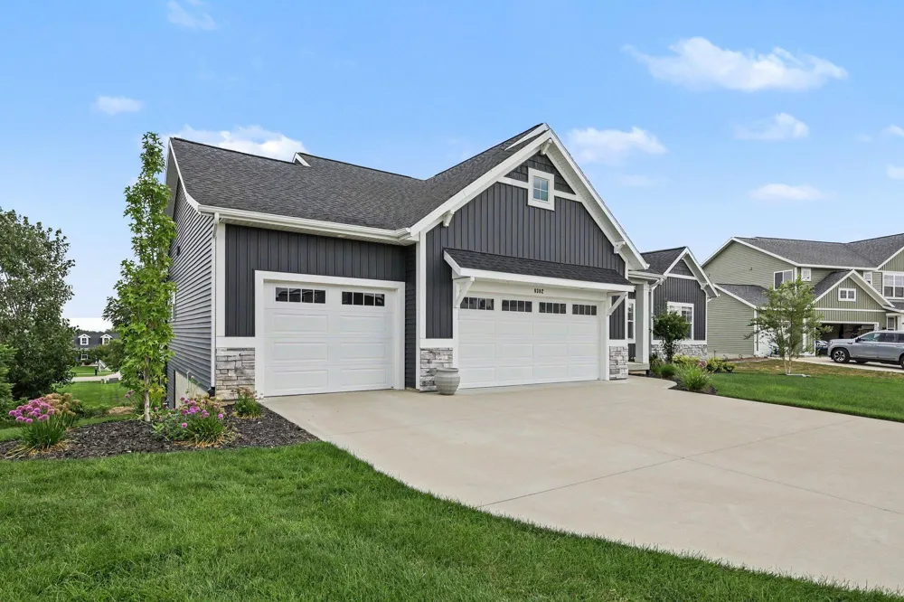 8302 Bauerridge Avenue Jenison, MI 49428