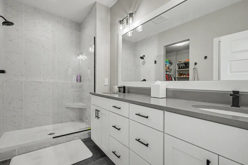 8302 Bauerridge Avenue Jenison, MI 49428