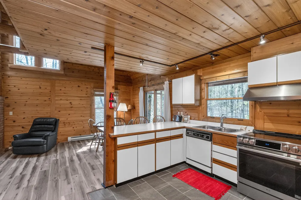 325 Plymouth Colony #26 Buchanan, MI 49107