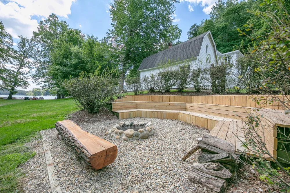 325 Plymouth Colony #26 Buchanan, MI 49107