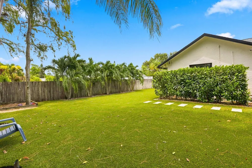 13972 Ishnala Circle Wellington, FL 33414