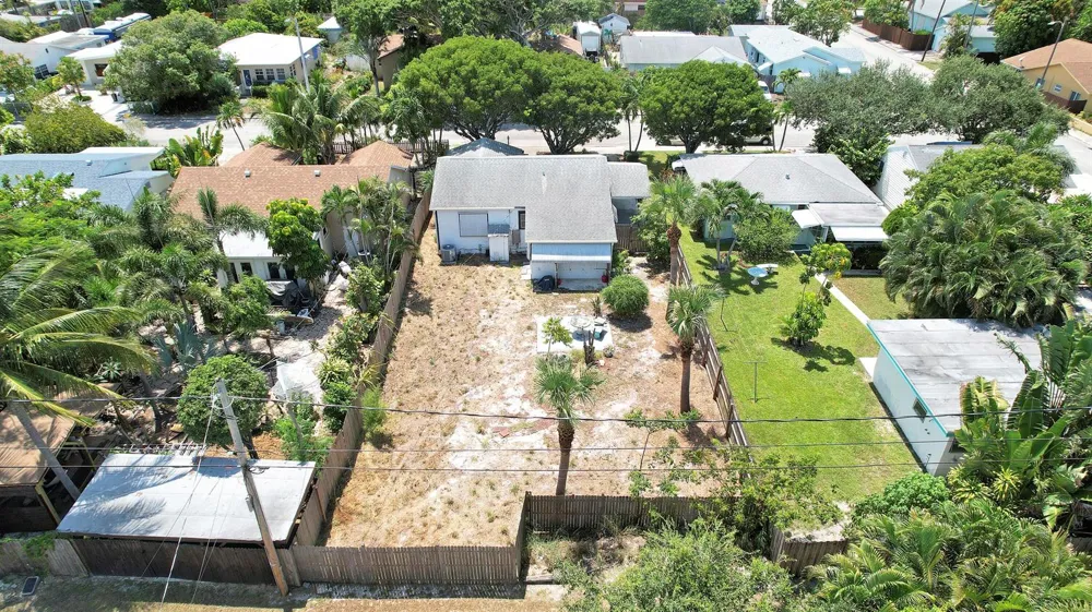 1222 L STREET Lake Worth, FL 33460
