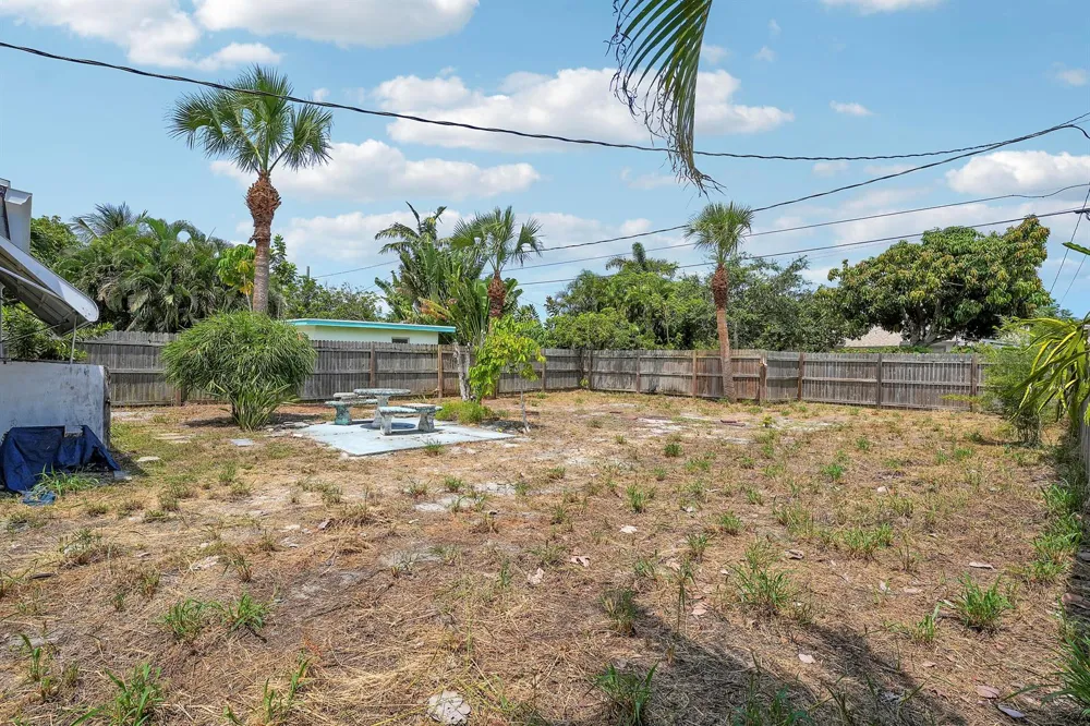 1222 L STREET Lake Worth, FL 33460
