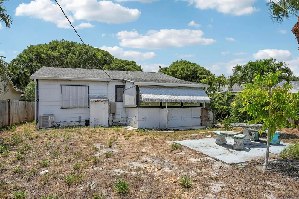 1222 L STREET Lake Worth, FL 33460