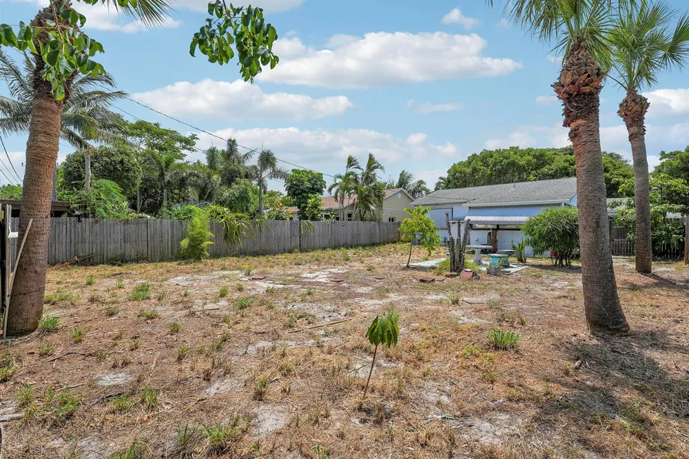 1222 L STREET Lake Worth, FL 33460