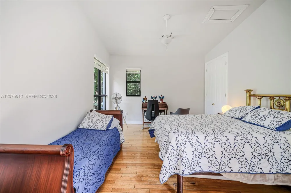 6550 SW 75th Ter South Miami, FL 33143