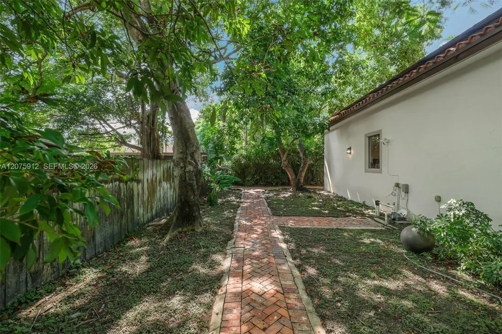 6550 SW 75th Ter South Miami, FL 33143