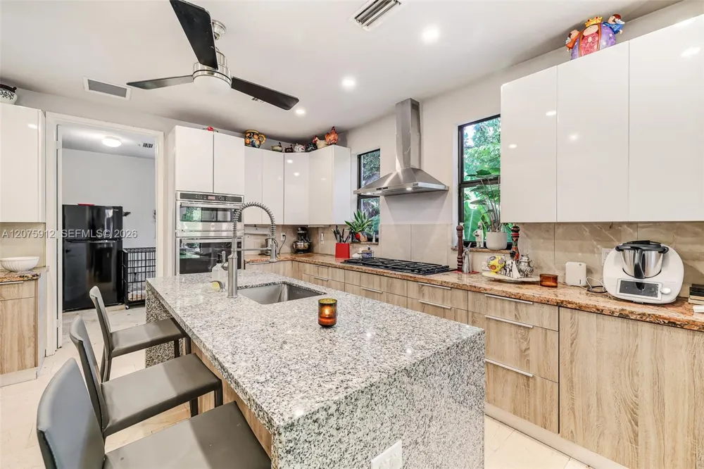 6550 SW 75th Ter South Miami, FL 33143