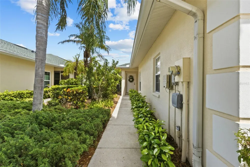 1202 AUBURN COVE CIRCLE Venice, FL 34292