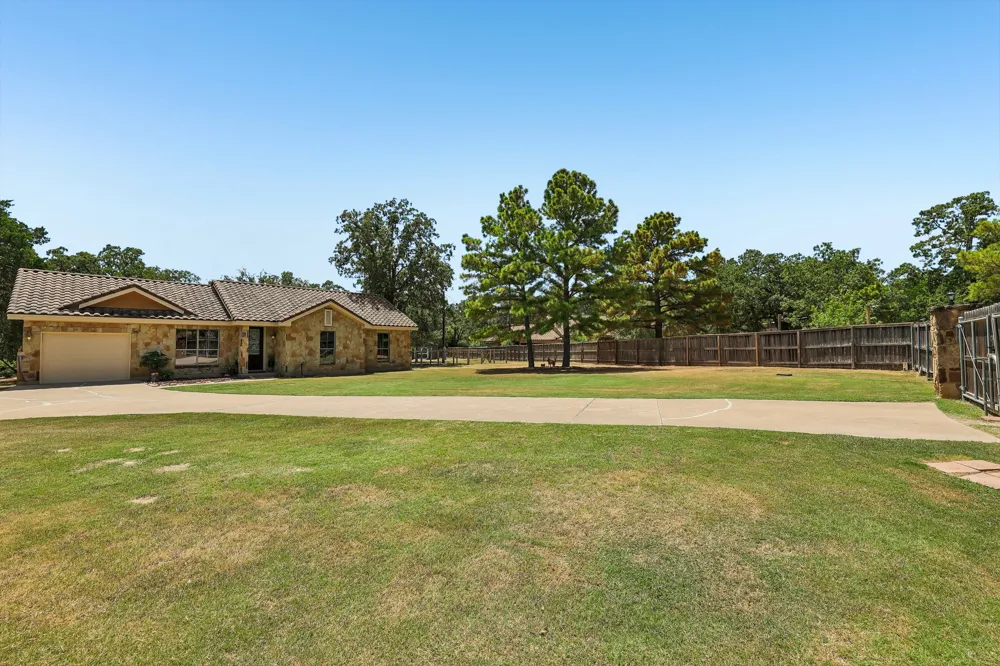 126 King Street Bastrop, TX 78602