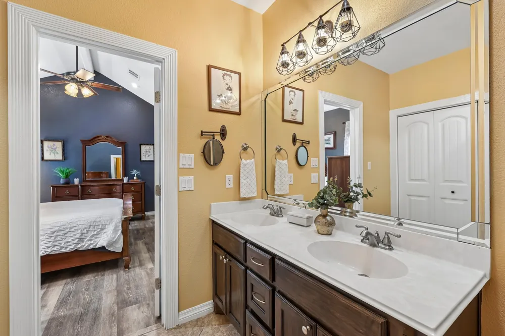 126 King Street Bastrop, TX 78602