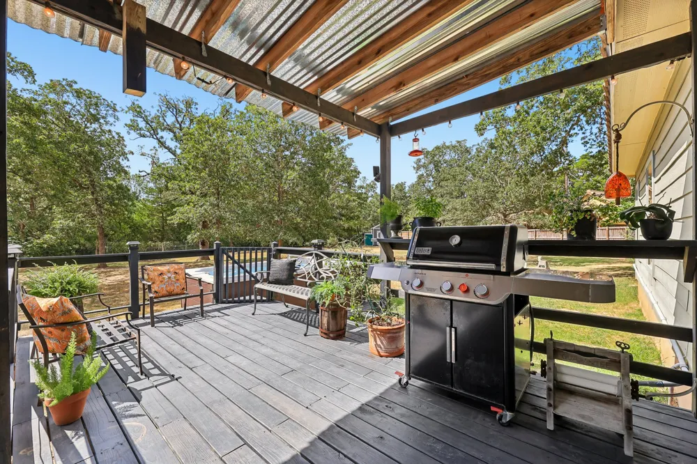 126 King Street Bastrop, TX 78602