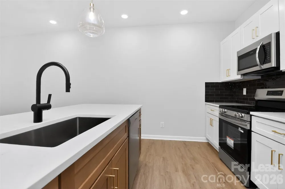 341 Hoskins Road Charlotte, NC 28216