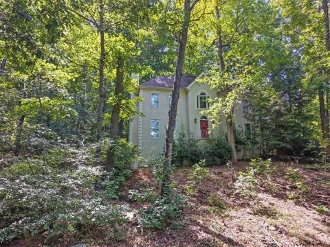 2548 Zachary Woods Drive Northwest