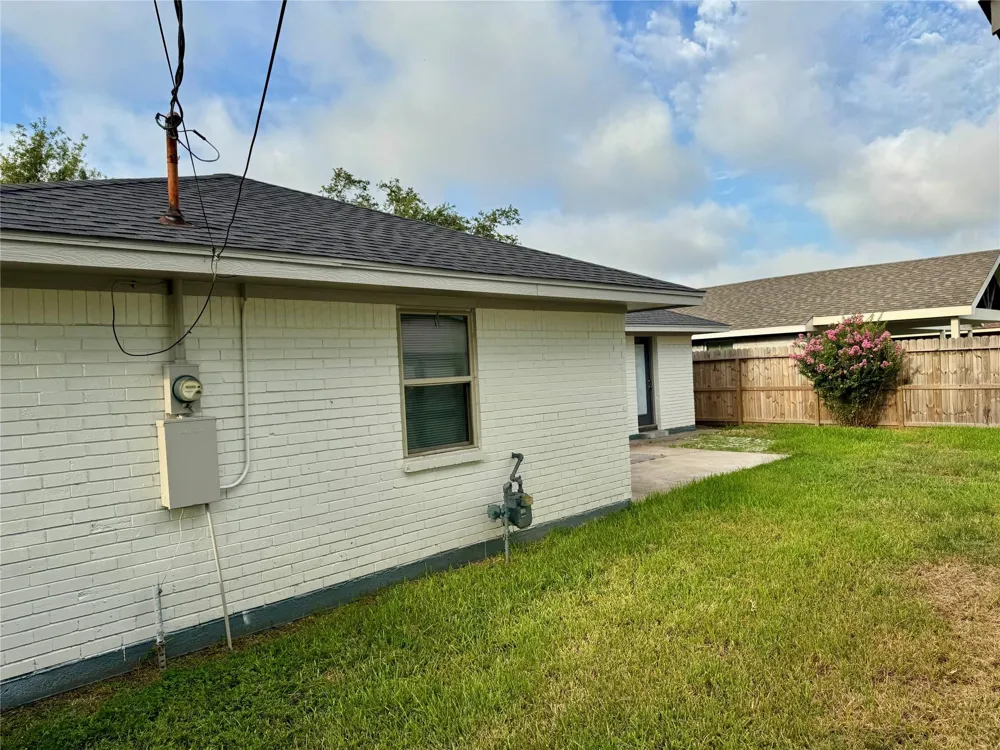 6321 Apache Drive Pasadena, TX 77503