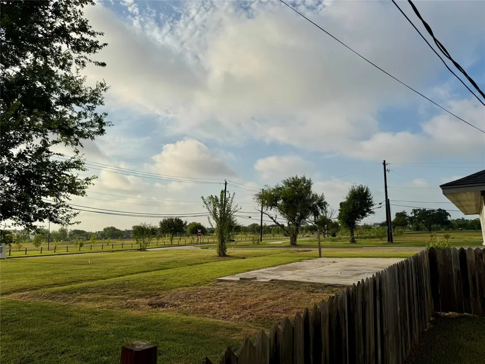 6321 Apache Drive Pasadena, TX 77503