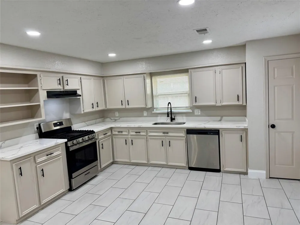 6321 Apache Drive Pasadena, TX 77503