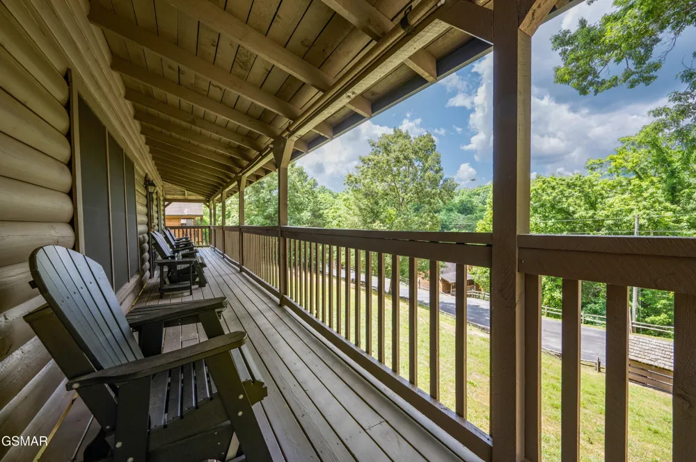 3619 Country Pines Way Sevierville, TN 37876