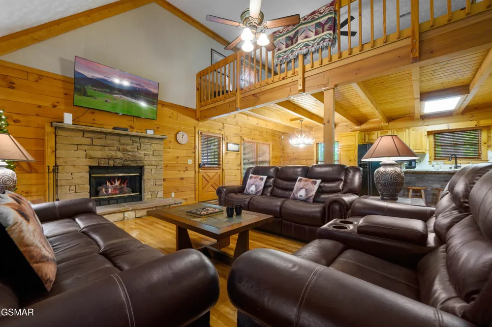 3619 Country Pines Way Sevierville, TN 37876