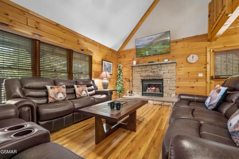 3619 Country Pines Way Sevierville, TN 37876