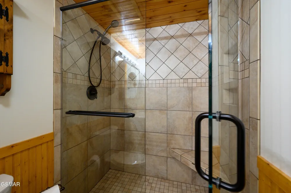 3619 Country Pines Way Sevierville, TN 37876