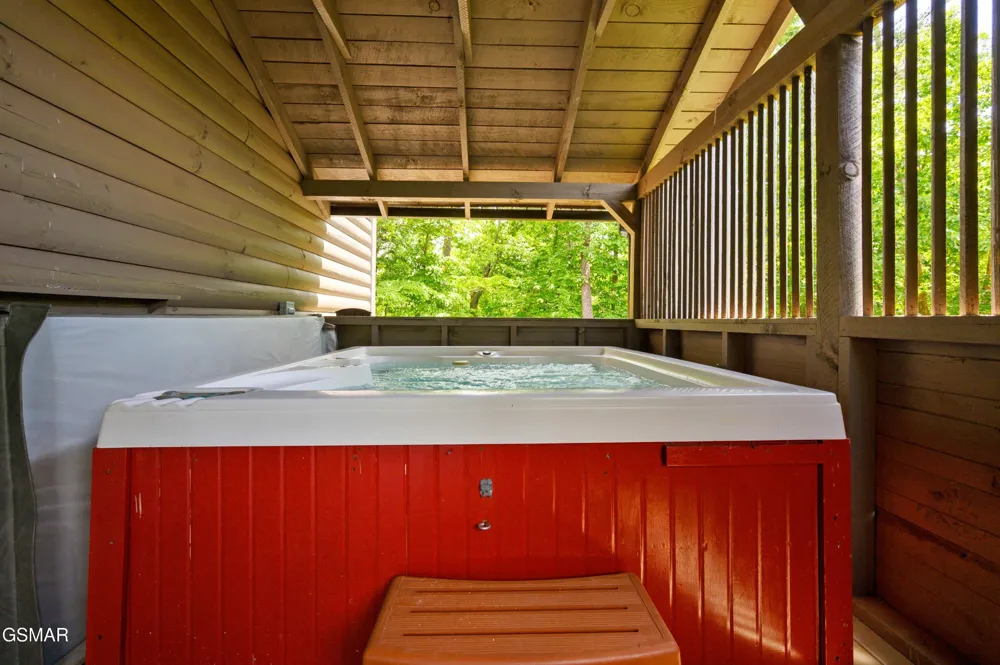 3619 Country Pines Way Sevierville, TN 37876