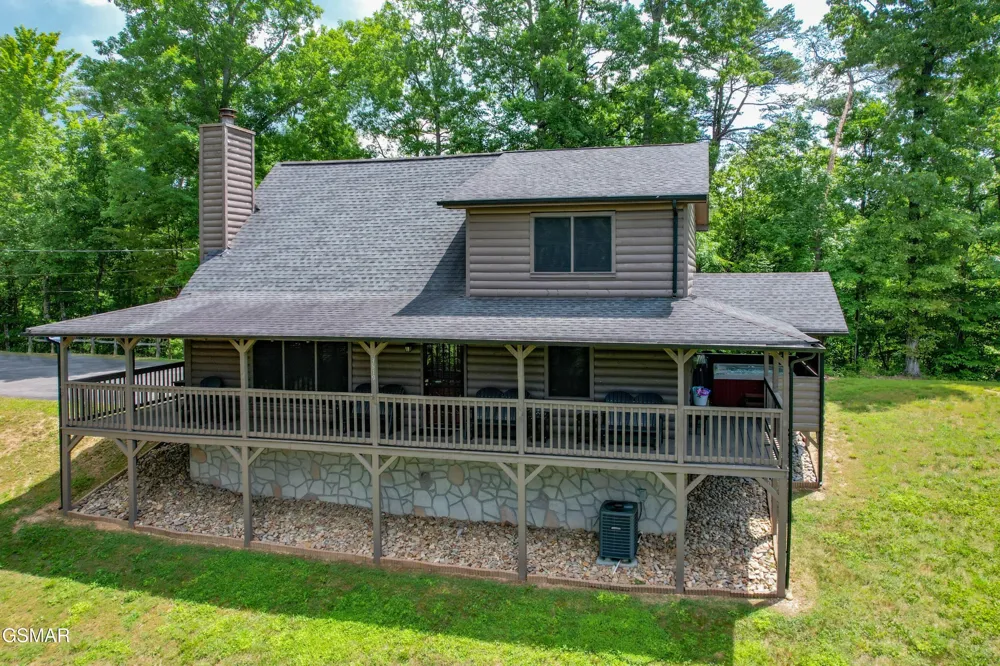 3619 Country Pines Way Sevierville, TN 37876