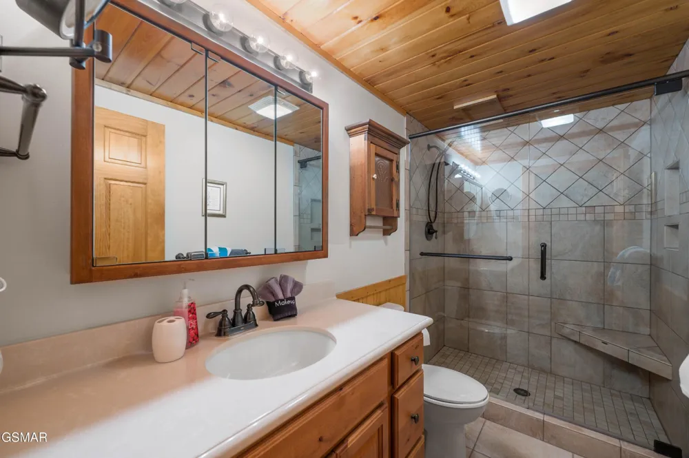 3619 Country Pines Way Sevierville, TN 37876