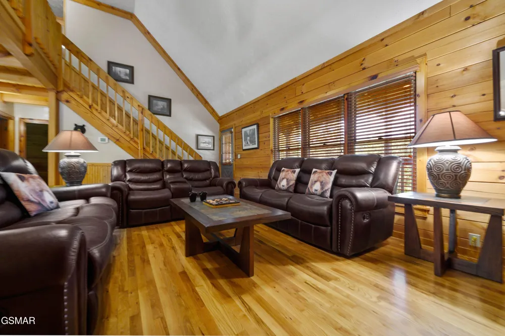 3619 Country Pines Way Sevierville, TN 37876