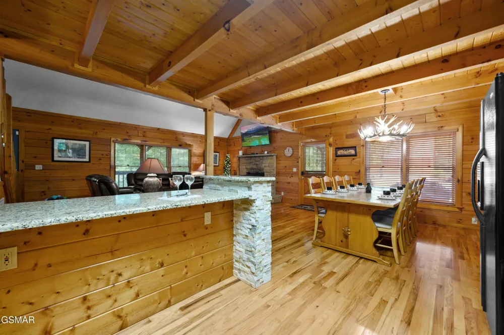 3619 Country Pines Way Sevierville, TN 37876